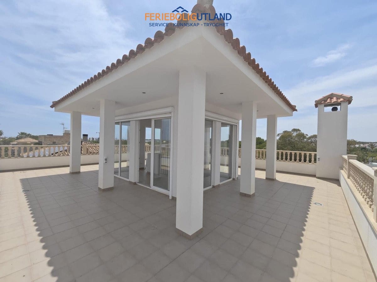 4 Zimmer Villa zu verkaufen in Campoamor mit Pool Garage - 1.225.000 € (Ref: 10012260)