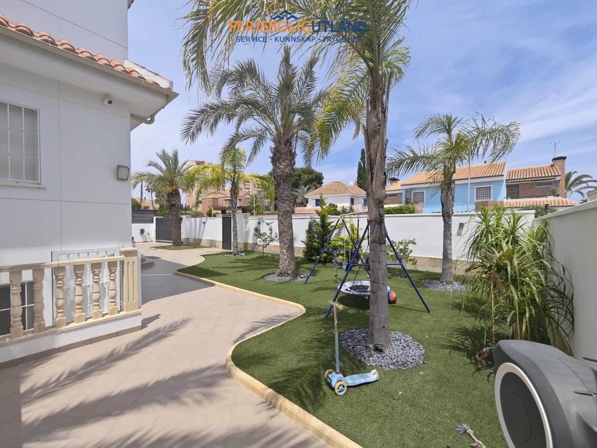 4 Zimmer Villa zu verkaufen in Campoamor mit Pool Garage - 1.225.000 € (Ref: 10012260)