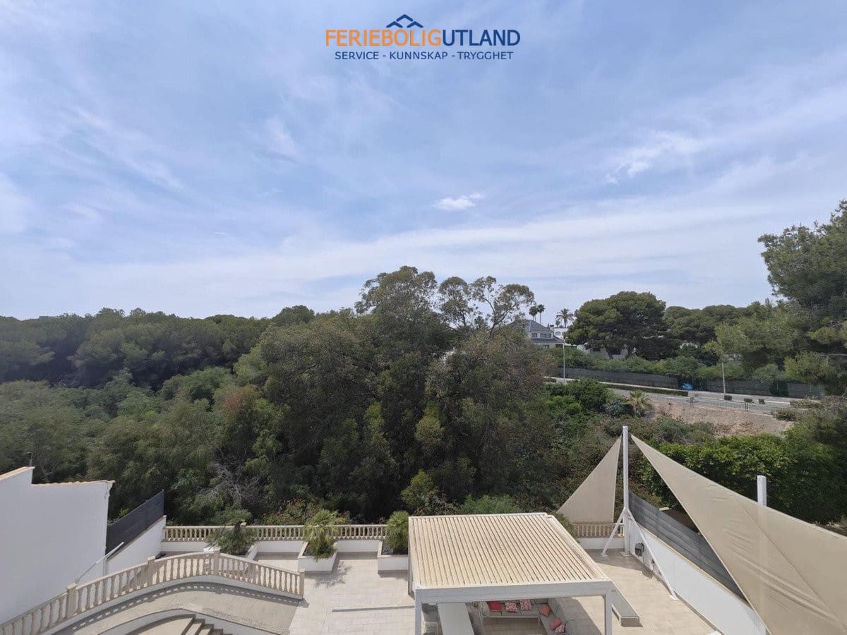 4 Zimmer Villa zu verkaufen in Campoamor mit Pool Garage - 1.225.000 € (Ref: 10012260)