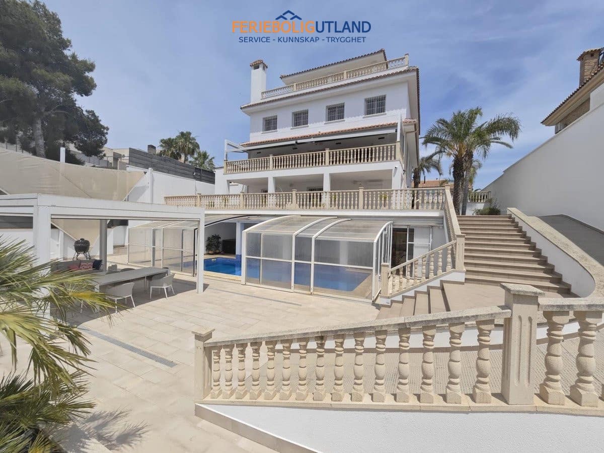 4 Zimmer Villa zu verkaufen in Campoamor mit Pool Garage - 1.225.000 € (Ref: 10012260)