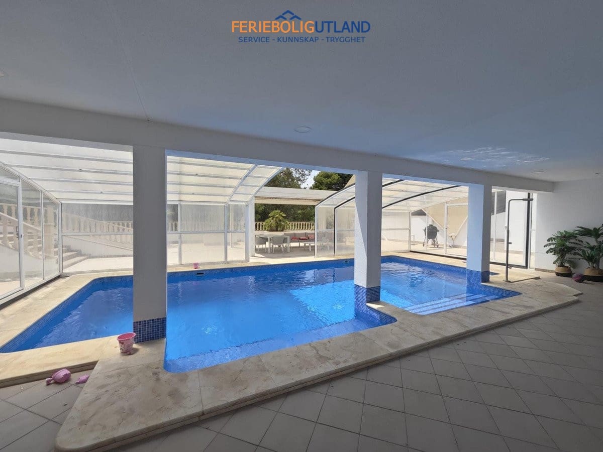 4 Zimmer Villa zu verkaufen in Campoamor mit Pool Garage - 1.225.000 € (Ref: 10012260)