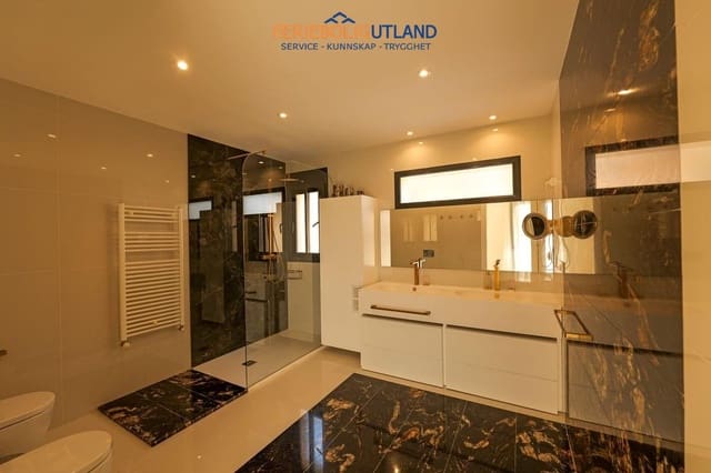 3 sovrum Villa till salu i La Veleta, Torrevieja med pool garage - 1 630 000 € (Ref: 10012262)