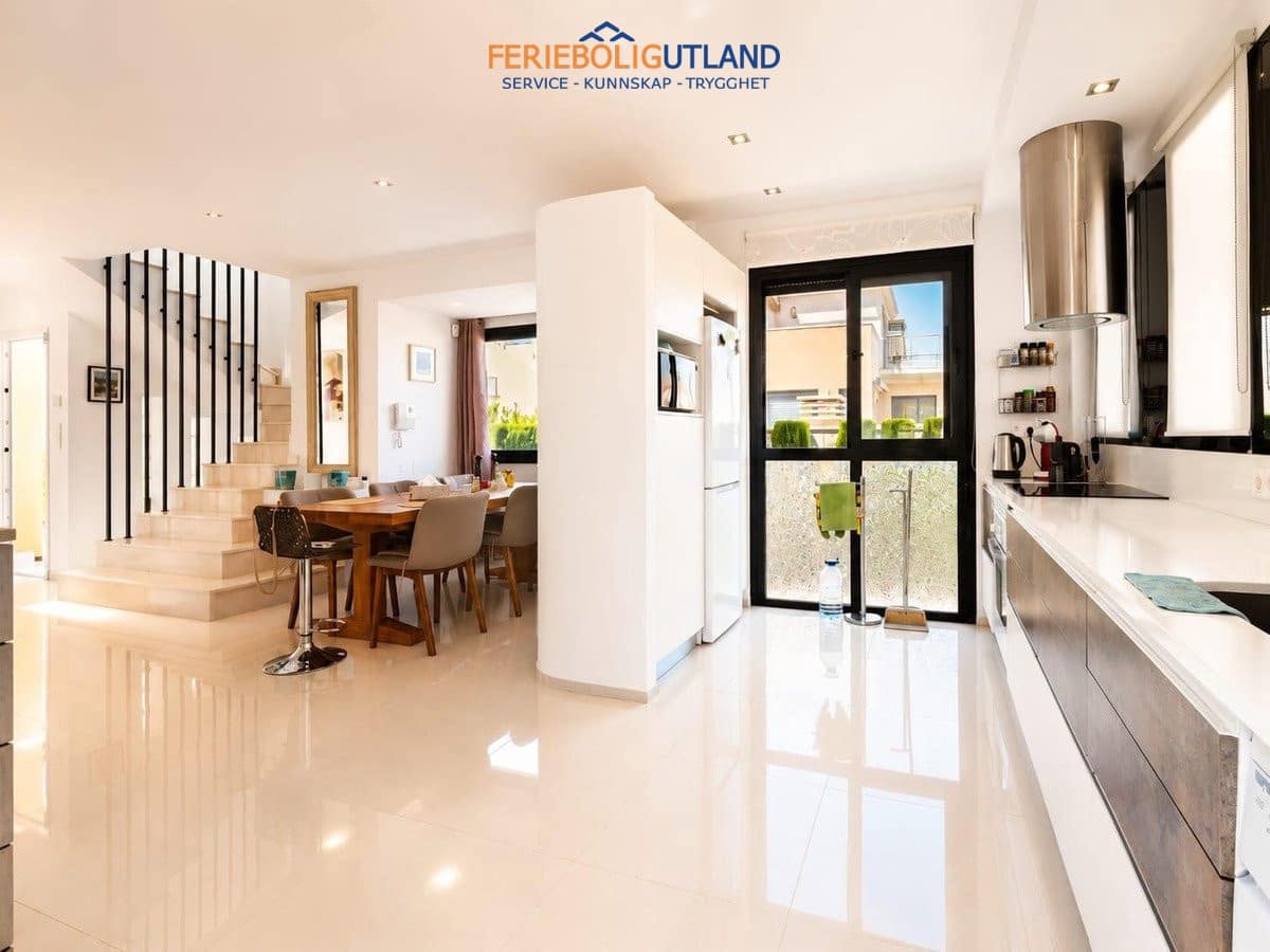 5 quarto Moradia para venda em La Zenia com piscina - 900 000 € (Ref: 10012263)
