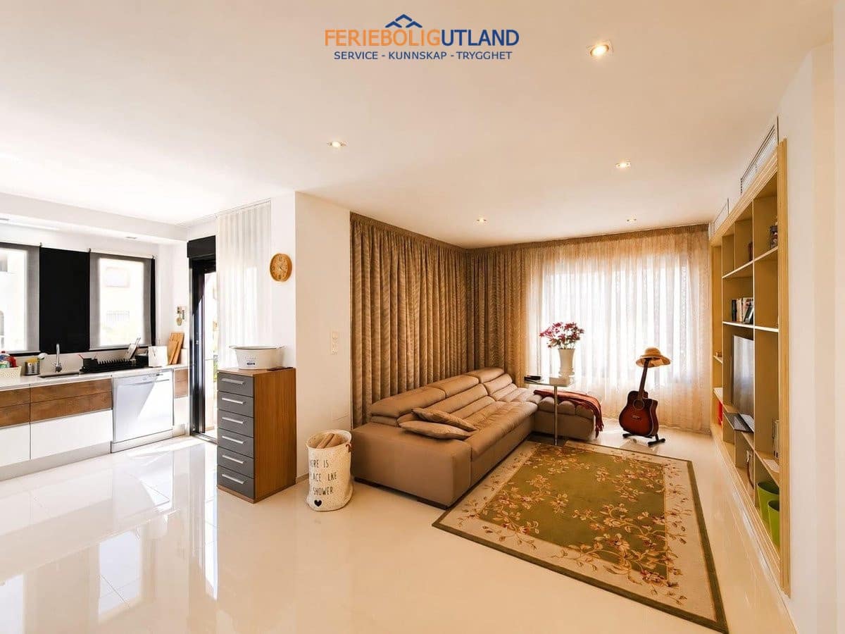 5 quarto Moradia para venda em La Zenia com piscina - 900 000 € (Ref: 10012263)
