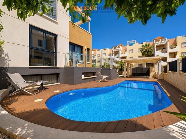 5 quarto Moradia para venda em La Zenia, Orihuela com piscina - 900 000 € (Ref: 10012263)