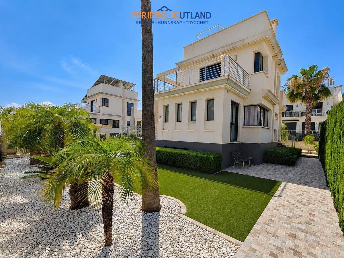 5 quarto Moradia para venda em La Zenia com piscina - 900 000 € (Ref: 10012263)