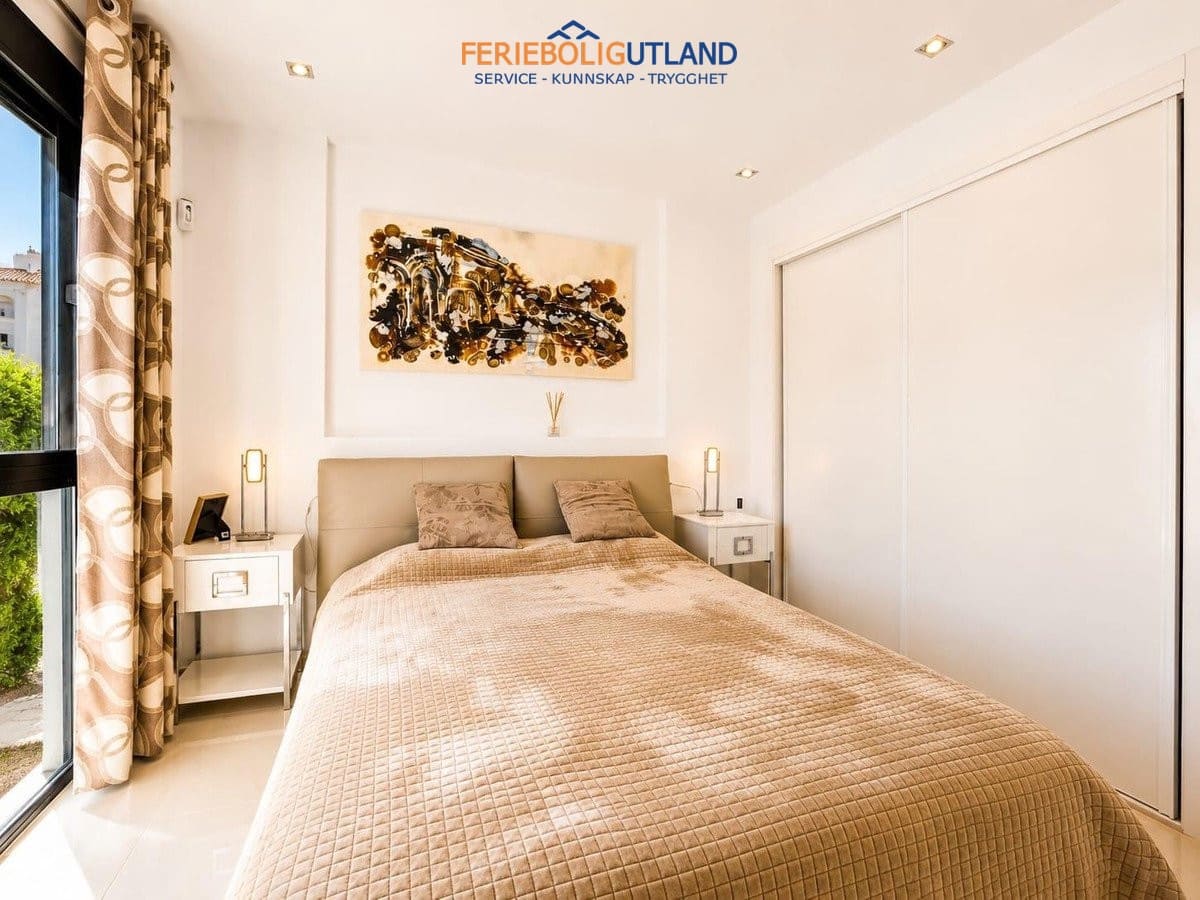 5 quarto Moradia para venda em La Zenia com piscina - 900 000 € (Ref: 10012263)