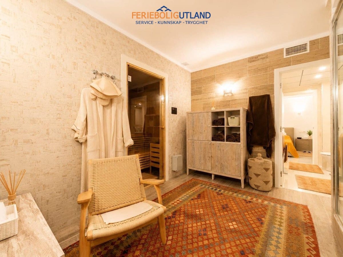 5 quarto Moradia para venda em La Zenia com piscina - 900 000 € (Ref: 10012263)