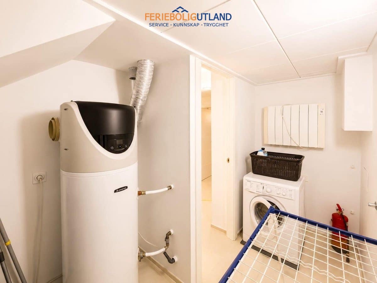 5 quarto Moradia para venda em La Zenia com piscina - 900 000 € (Ref: 10012263)