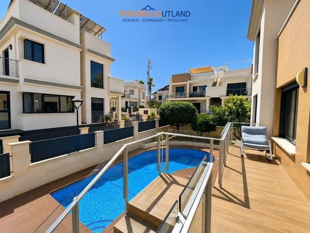 5 quarto Moradia para venda em La Zenia, Orihuela com piscina - 900 000 € (Ref: 10012263)