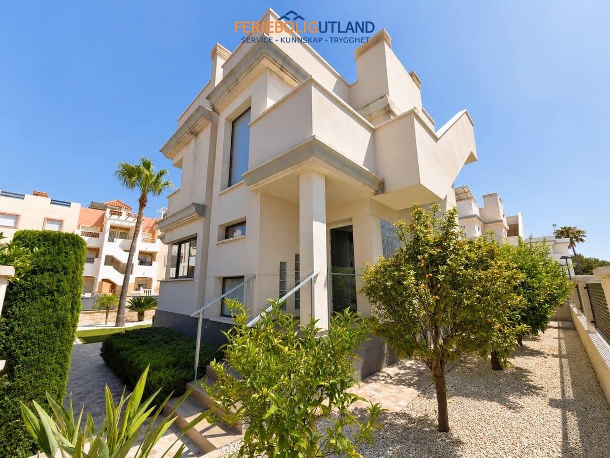 5 quarto Moradia para venda em La Zenia com piscina - 900 000 € (Ref: 10012263)
