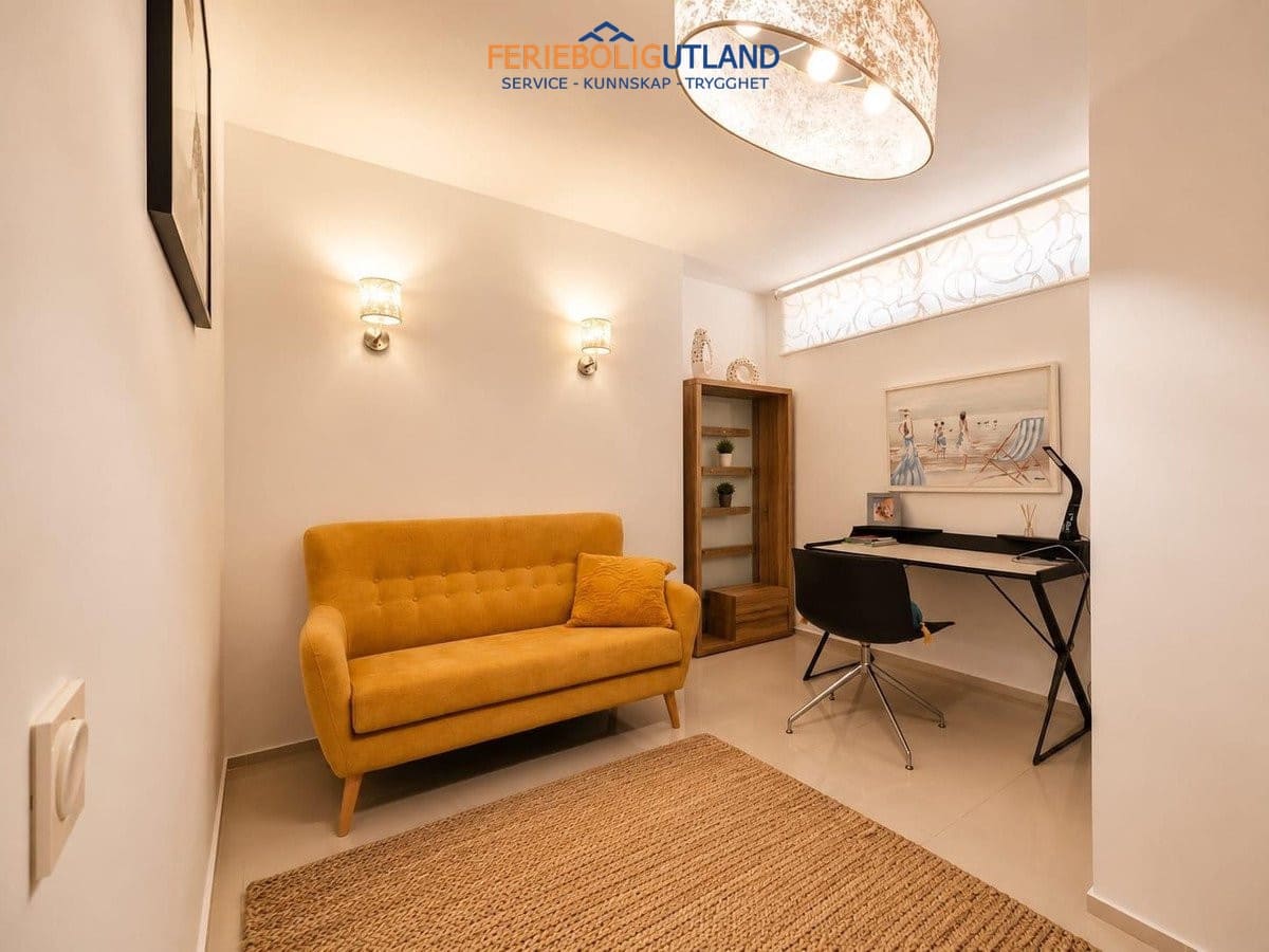 5 quarto Moradia para venda em La Zenia com piscina - 900 000 € (Ref: 10012263)