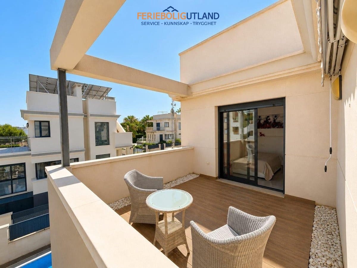 5 quarto Moradia para venda em La Zenia com piscina - 900 000 € (Ref: 10012263)