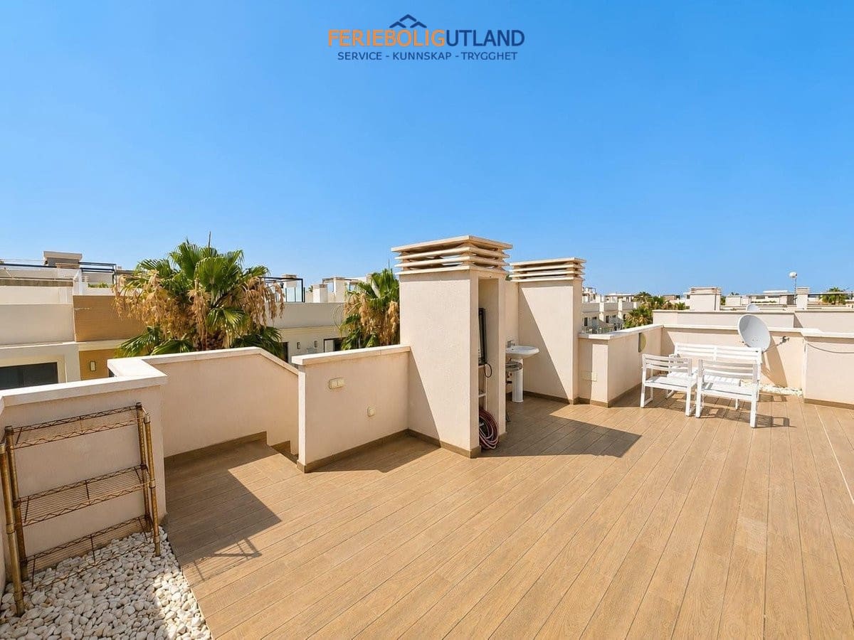 5 quarto Moradia para venda em La Zenia com piscina - 900 000 € (Ref: 10012263)