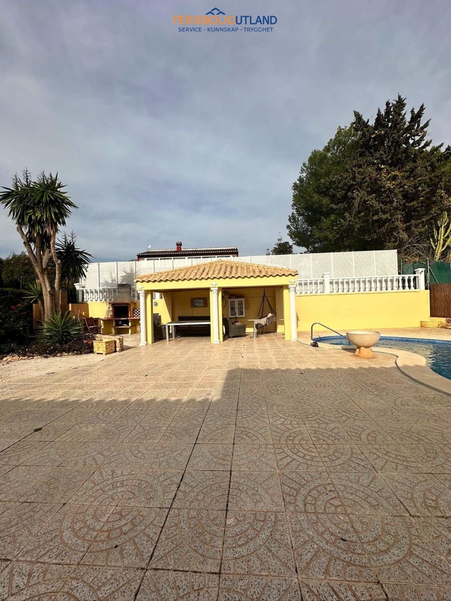 5 bedroom Villa for sale in Campoamor with pool garage - € 990,000 (Ref: 10012266)