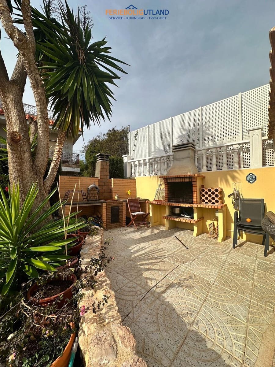 5 bedroom Villa for sale in Campoamor with pool garage - € 990,000 (Ref: 10012266)