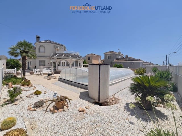 3 bedroom Villa for sale in La Siesta, Torrevieja with pool - € 450,000 (Ref: 10012267)
