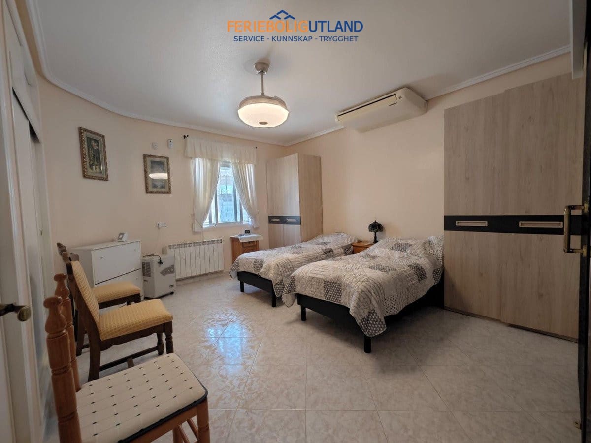 3 bedroom Villa for sale in La Siesta with pool - € 450,000 (Ref: 10012267)