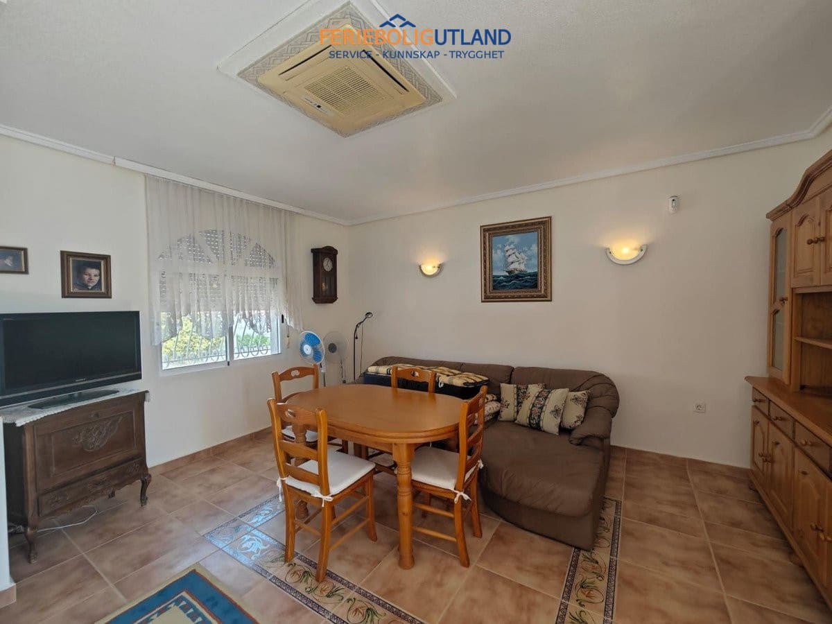 3 bedroom Villa for sale in La Siesta with pool - € 450,000 (Ref: 10012267)