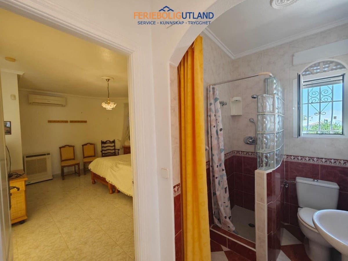 3 bedroom Villa for sale in La Siesta with pool - € 450,000 (Ref: 10012267)