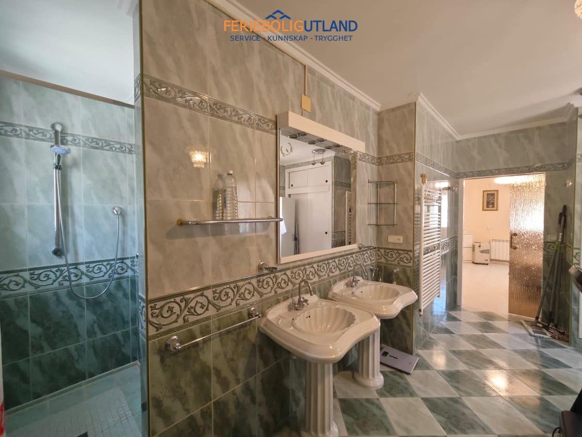 3 bedroom Villa for sale in La Siesta with pool - € 450,000 (Ref: 10012267)