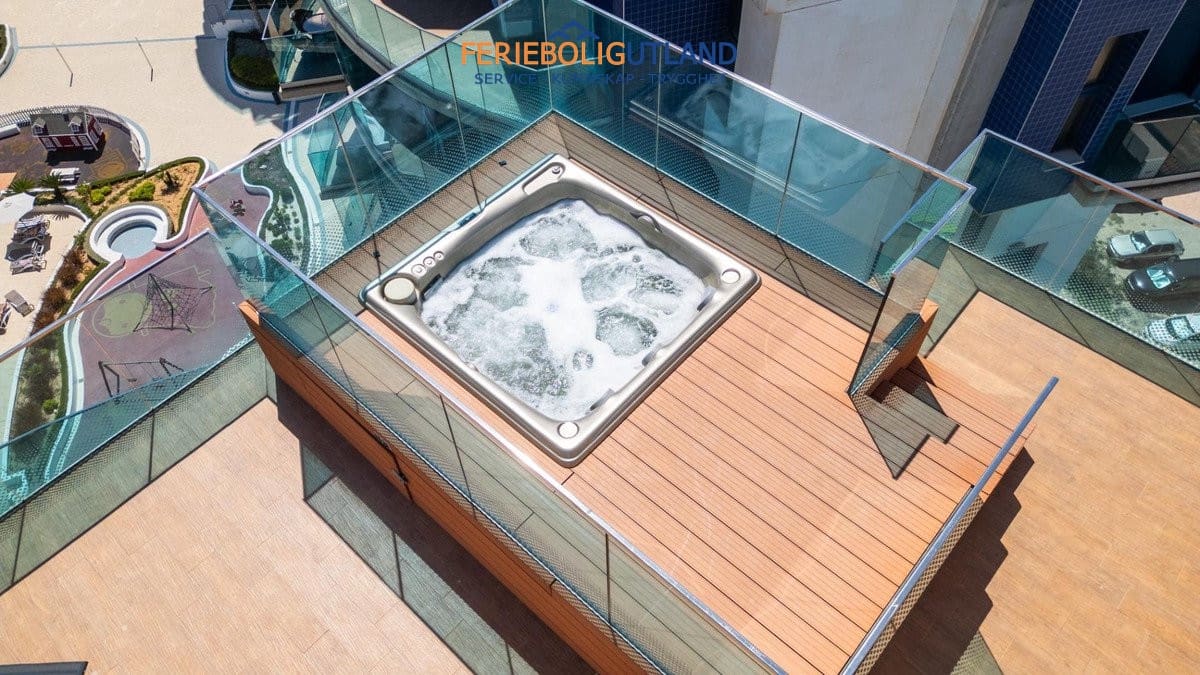 3 sypialnia Penthouse na sprzedaż w Orihuela Costa z basenem garażem - 810 000 € (Ref: 10012268)