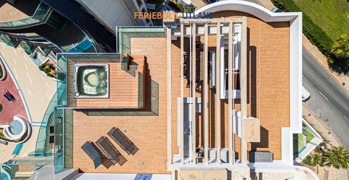 3 sypialnia Penthouse na sprzedaż w Orihuela Costa z basenem garażem - 810 000 € (Ref: 10012268)