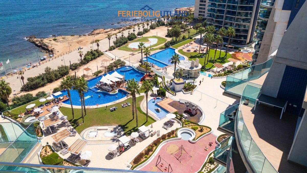 3 sypialnia Penthouse na sprzedaż w Orihuela Costa z basenem garażem - 810 000 € (Ref: 10012268)