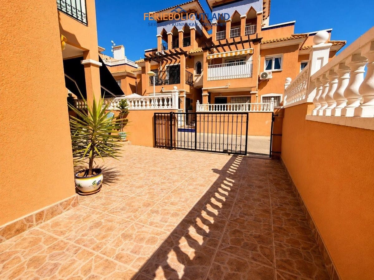 2 sypialnia Bungalow na sprzedaż w Playa Flamenca z basenem garażem - 159 000 € (Ref: 10012272)