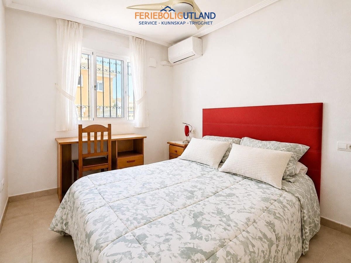2 sypialnia Bungalow na sprzedaż w Playa Flamenca z basenem garażem - 159 000 € (Ref: 10012272)