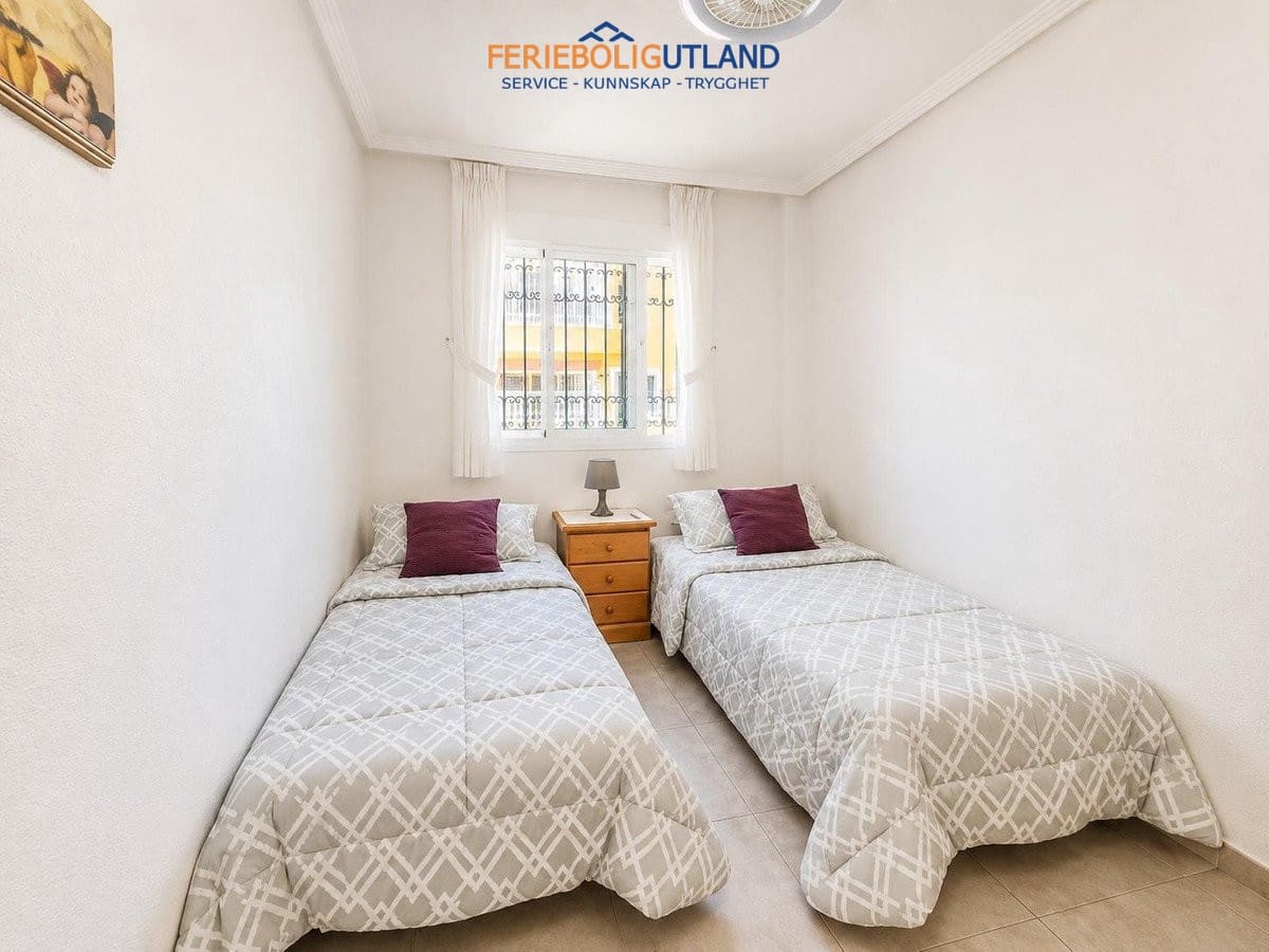 2 sypialnia Bungalow na sprzedaż w Playa Flamenca z basenem garażem - 159 000 € (Ref: 10012272)