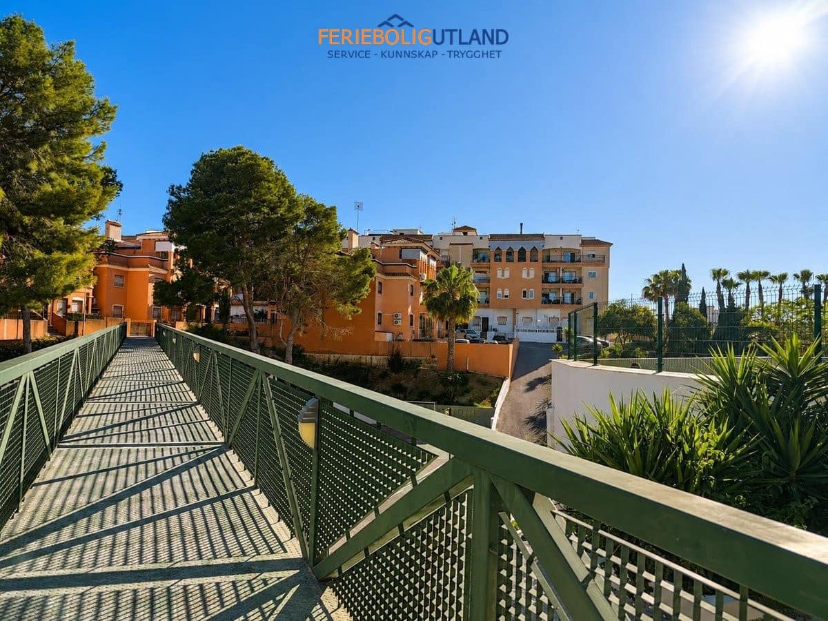 2 sypialnia Bungalow na sprzedaż w Playa Flamenca z basenem garażem - 159 000 € (Ref: 10012272)