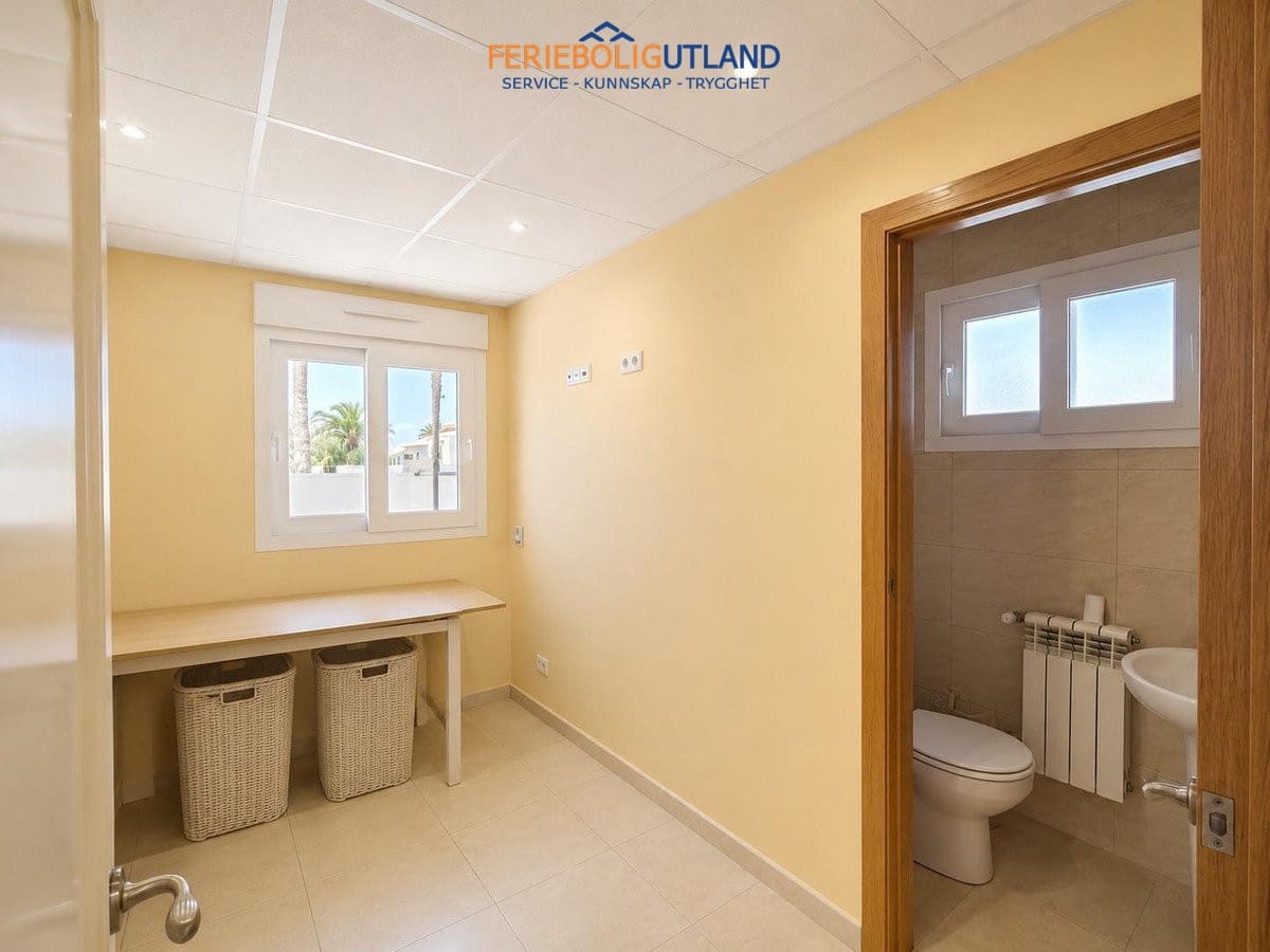 12 Zimmer Villa zu verkaufen in Cabo Roig mit Pool - 1.750.000 € (Ref: 10012273)