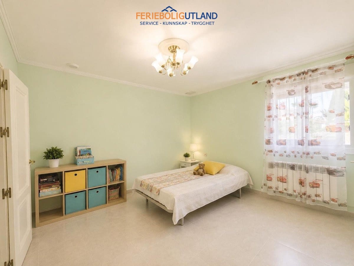 12 Zimmer Villa zu verkaufen in Cabo Roig mit Pool - 1.750.000 € (Ref: 10012273)