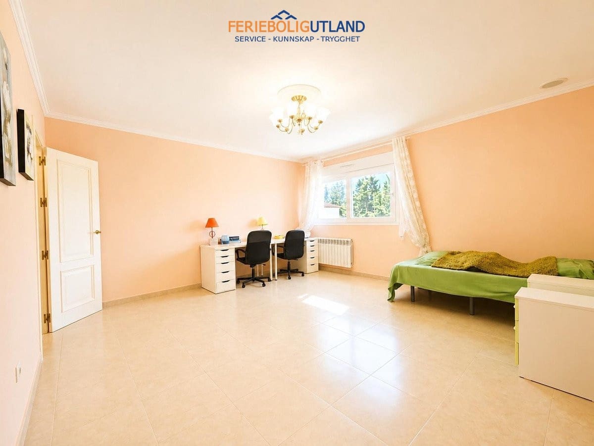 12 Zimmer Villa zu verkaufen in Cabo Roig mit Pool - 1.750.000 € (Ref: 10012273)