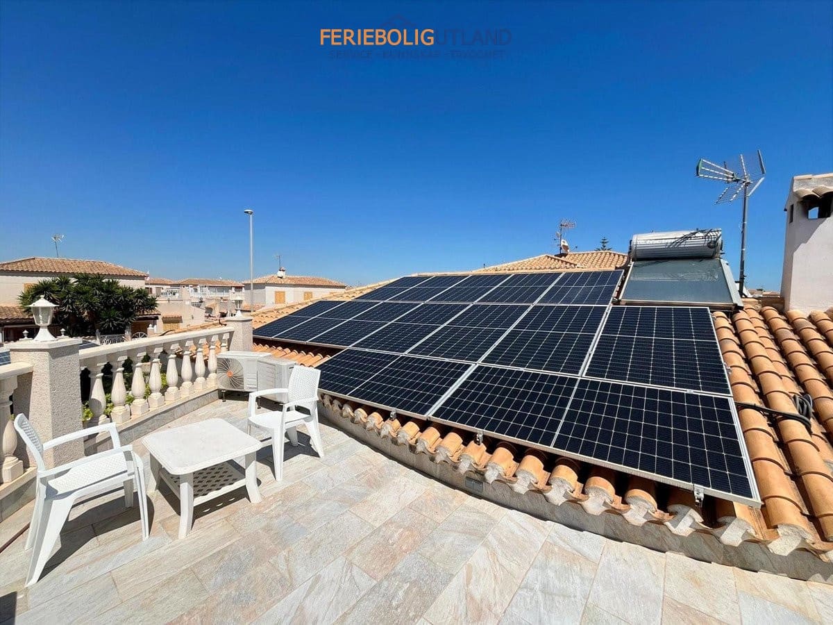 3 slaapkamer Villa te koop in Playa Flamenca met zwembad garage - € 555.000 (Ref: 10012478)