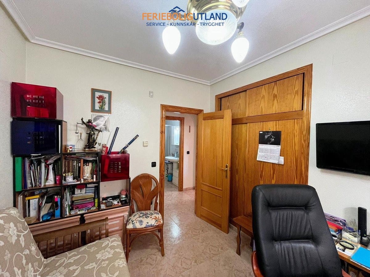 3 slaapkamer Villa te koop in Playa Flamenca met zwembad garage - € 555.000 (Ref: 10012478)