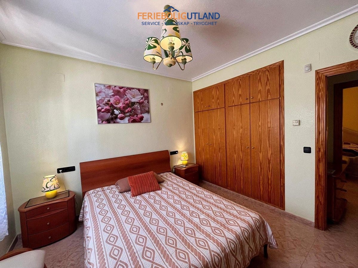 3 slaapkamer Villa te koop in Playa Flamenca met zwembad garage - € 555.000 (Ref: 10012478)