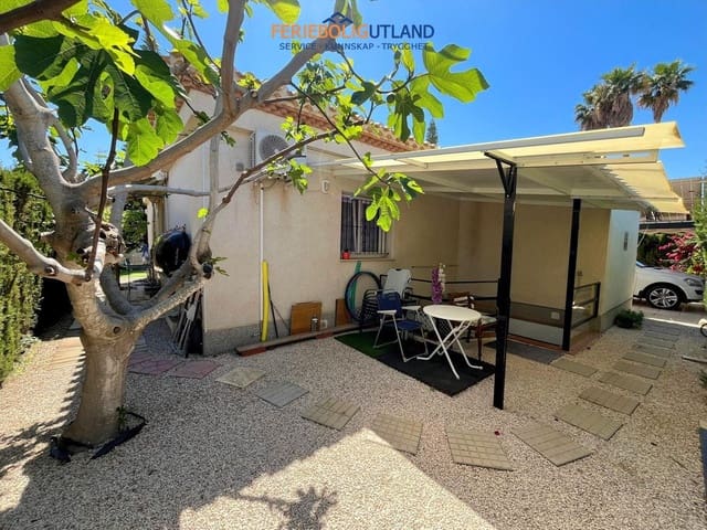 3 slaapkamer Villa te koop in Playa Flamenca, Orihuela met zwembad garage - € 555.000 (Ref: 10012478)