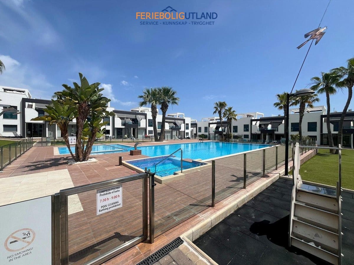 2 bedroom Bungalow for sale in La Zenia with pool garage - € 267,000 (Ref: 10012479)