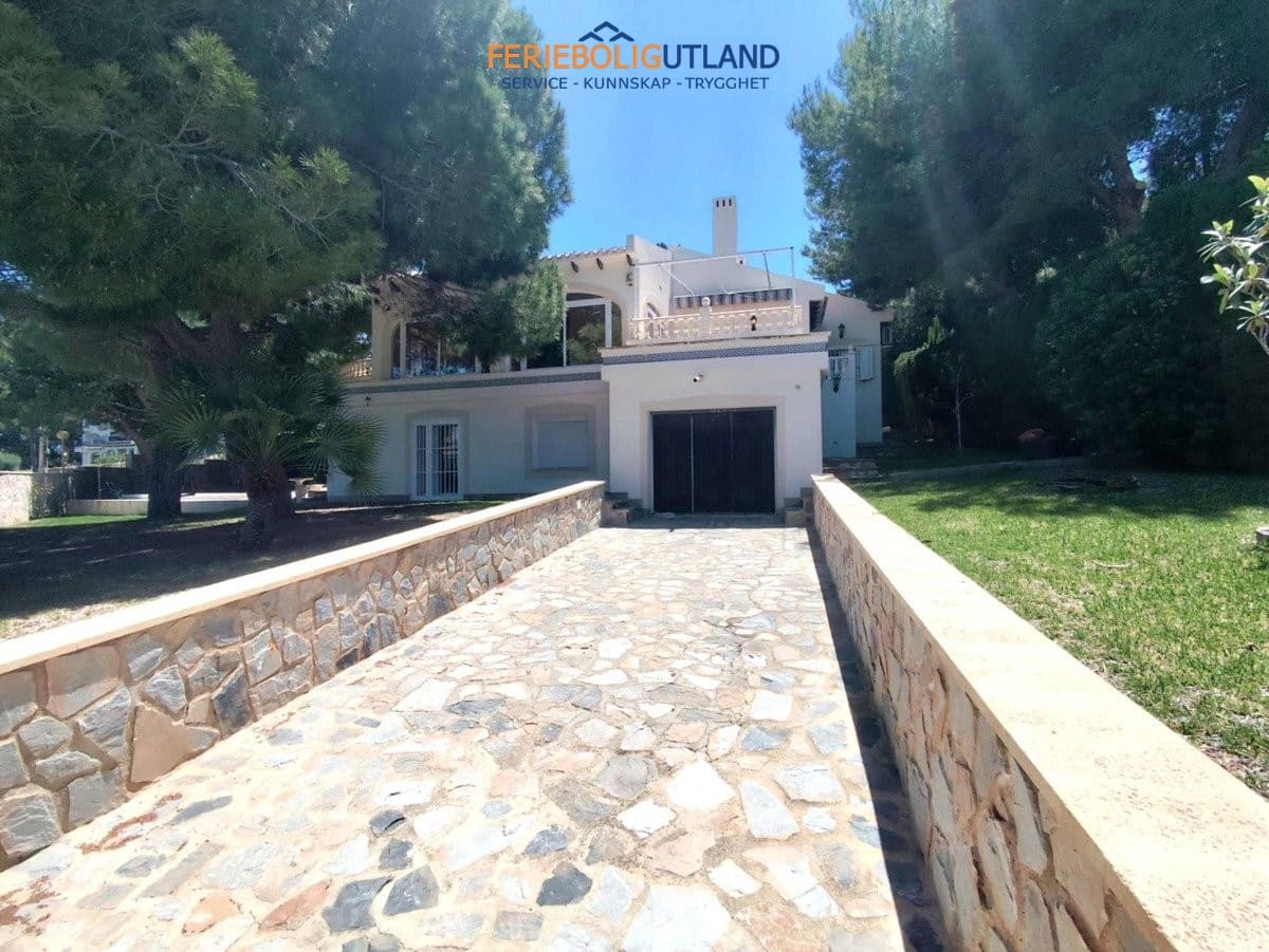 3 chambre Villa/Maison à vendre à Cabo Roig avec piscine garage - 750 000 € (Ref: 10012481)