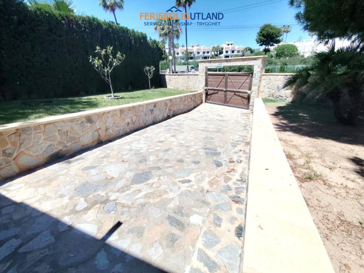 3 chambre Villa/Maison à vendre à Cabo Roig avec piscine garage - 750 000 € (Ref: 10012481)