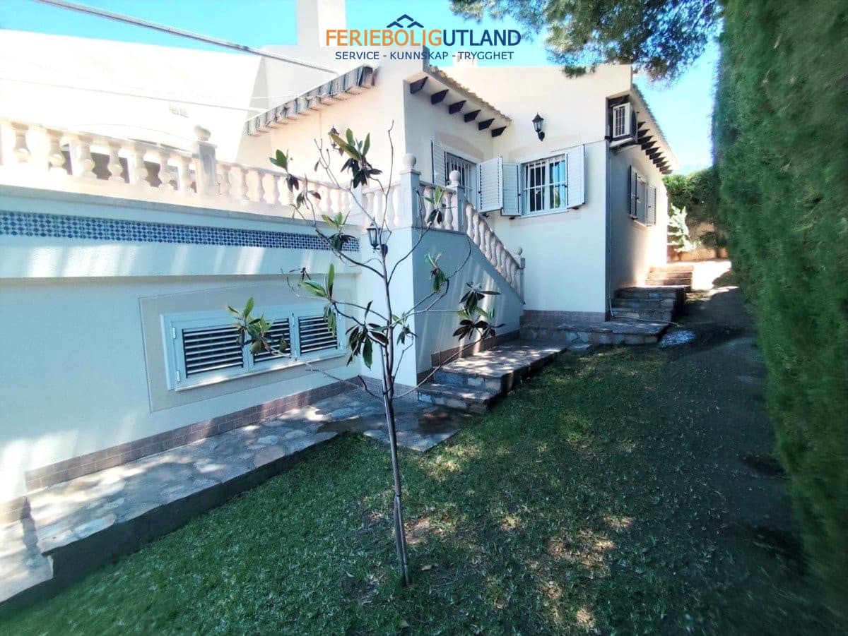 3 chambre Villa/Maison à vendre à Cabo Roig avec piscine garage - 750 000 € (Ref: 10012481)