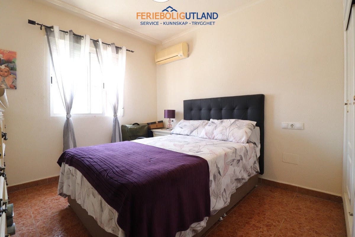 4 sypialnia Dom blizniak na sprzedaż w Benijofar z basenem garażem - 369 950 € (Ref: 10012558)
