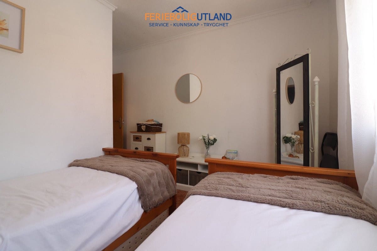 4 sypialnia Dom blizniak na sprzedaż w Benijofar z basenem garażem - 369 950 € (Ref: 10012558)