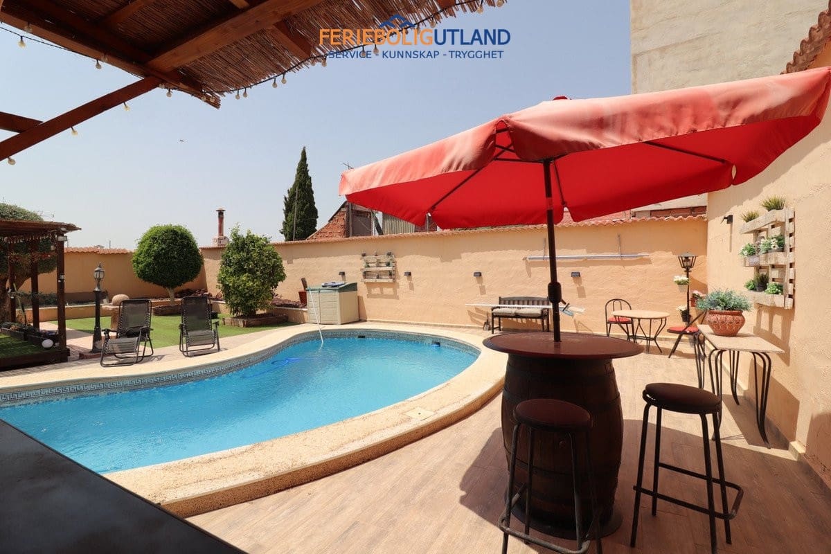 4 sypialnia Dom blizniak na sprzedaż w Benijofar z basenem garażem - 369 950 € (Ref: 10012558)