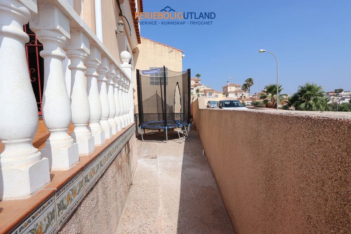 2 sypialnia Willa na sprzedaż w Villamartin z basenem garażem - 218 000 € (Ref: 10012559)