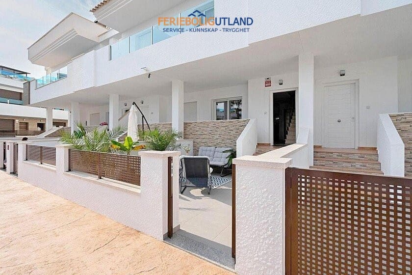 3 soveværelse Byhus til salg i Los Altos med swimmingpool - € 315.000 (Ref: 10012560)
