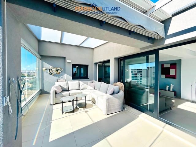 3 bedroom Penthouse for sale in Punta Prima, Orihuela with pool garage - € 795,000 (Ref: 10012563)