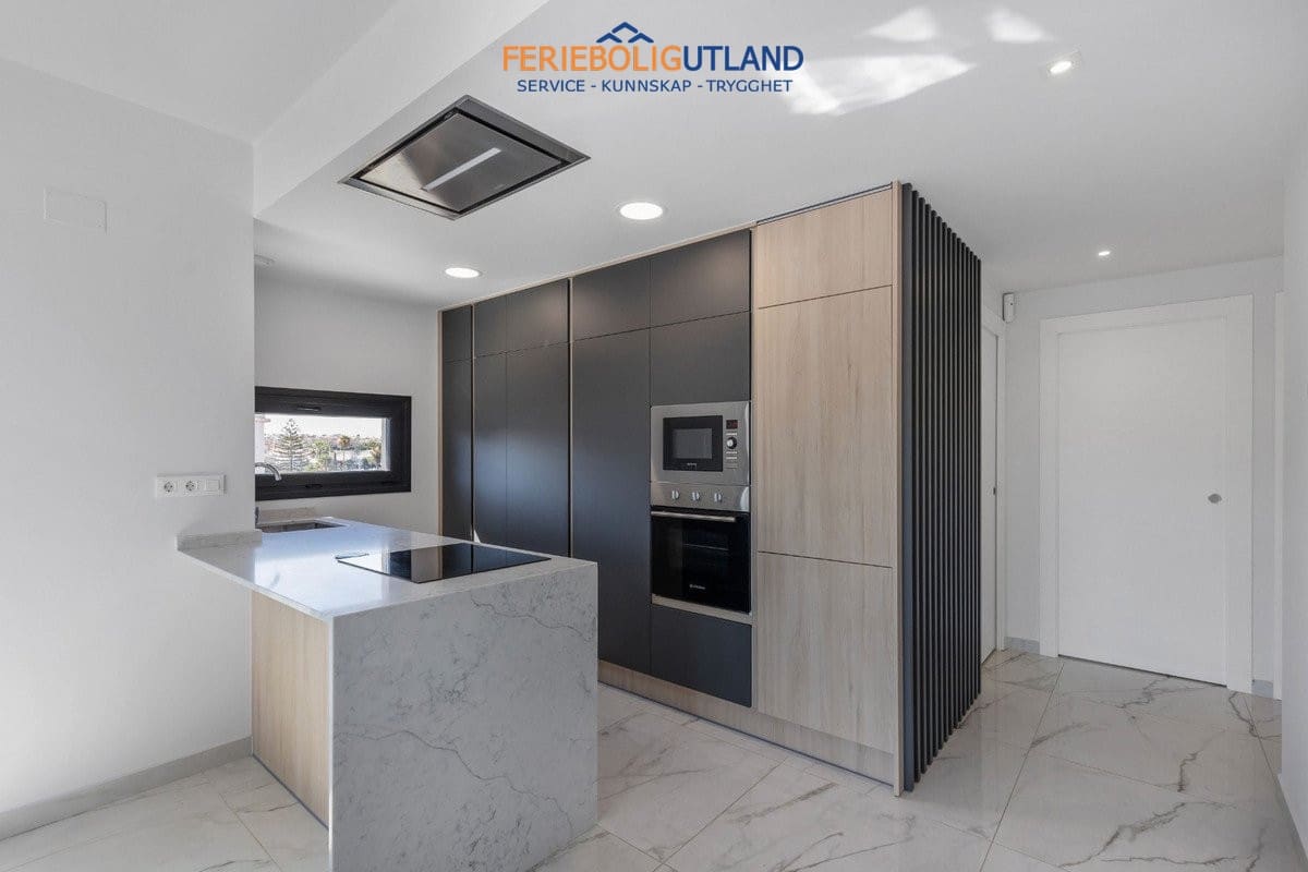 2 soveværelse Penthouse til salg i Orihuela Costa med swimmingpool garage - € 495.000 (Ref: 10012565)